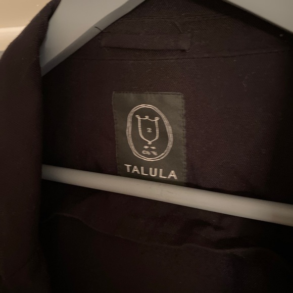 Size 2 Aritzia Blazer. Soft and relaxed material. Black - Picture 2 of 3